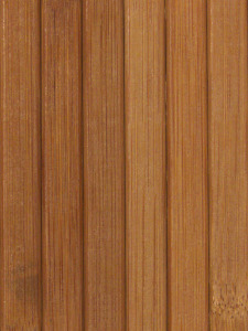 Bambusowe wypełnienie drzwi. Między paskami są półmilimetrowe szczeliny dla lepszej wentylacji, o ile nie będzie podklejenia z drugiej strony.